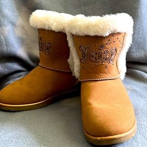Juicy couture fur lined boots